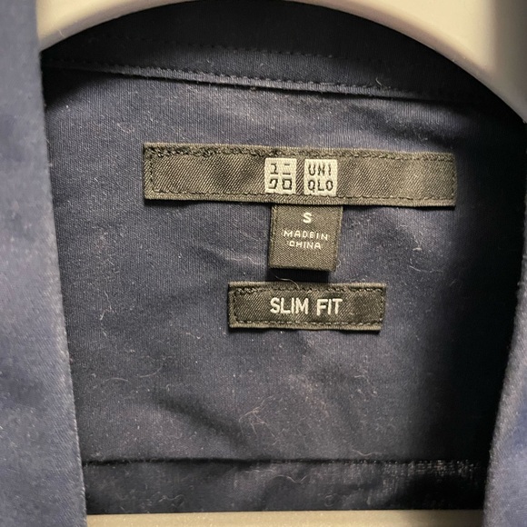 Uniqlo lot of 4 dress shirts size Small and fitted. - Picture 8 of 8